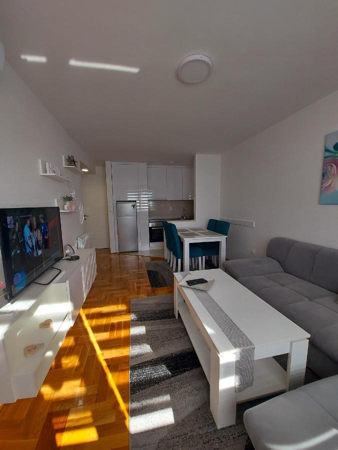Apartman Victoria Lukavica Esterno foto